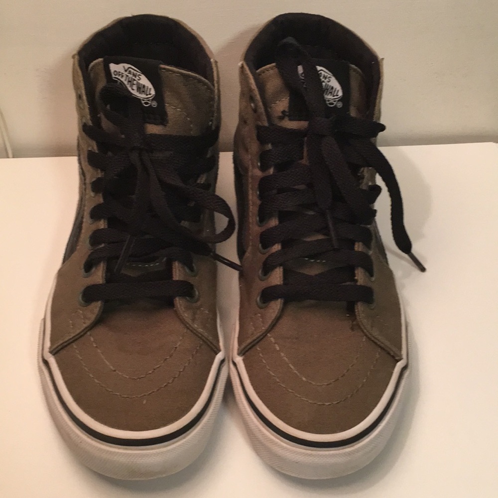 Olive green vans women’s size 5.5/ men’s size 4.0
